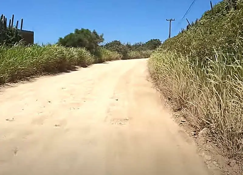 Dirty road in Pontal do Atalaia